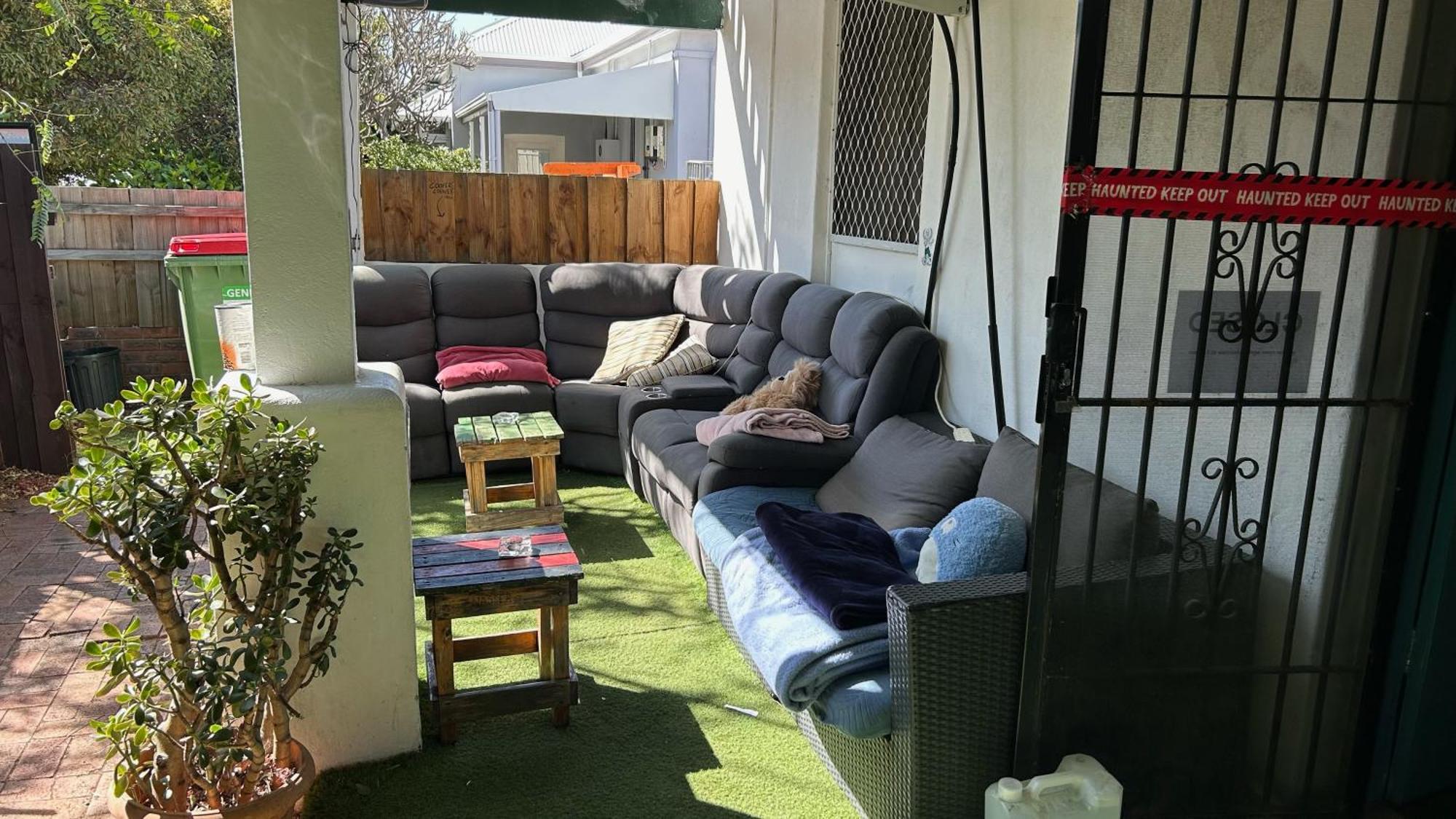Shiralee Hostel -Note - Valid Passport Required To Check In — Photos 3